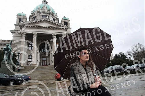 With a performance in front of the National Assembly in Belgrade, the Law Enforcement Association called for urgent changes to the Law on Electronic Media that would limit broadcasting of 