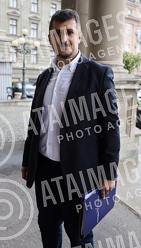 Milos Pavlovic, head of the People's Party's committee group, who will appeal to the Belgrade High Court to annul illegal decisions on the election of mayors, deputy mayors and members of the City Council, held a press conference in front of the Belg