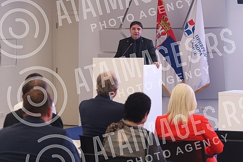 The Chamber of Mining and Geological Engineers of Serbia was founded in the Chamber of Commerce of Serbia.U Privrednoj komori Srbije je osnivana Komora rudarskih i geoloskih inzenjera Srbije.