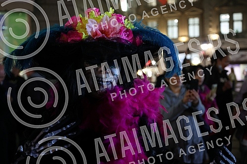 The Embassy of Mexico in Serbia and the Cervantes Institute in Belgrade mark the famous Mexican holiday Day of the Dead with a big celebration and presentation of the traditional altar of the dead.Ambasada Meksika u Srbiji i Institut Servantes u Be