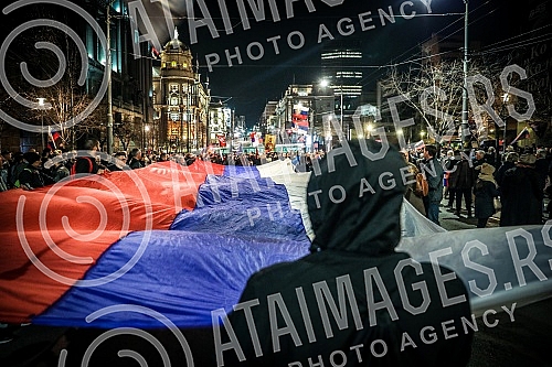 War veterans and People's Patrols organized a protest on the day of the beginning of the NATO aggression on our country, in front of the General Staff.Ratni veterani i Narodne patrole organizovali su protest na dan pocetka agresije NATO pakta na na