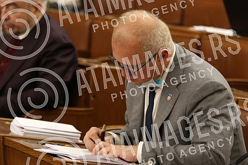 The 34th session of the Assembly of the City of Belgrade was held in the building of the National Assembly.U zgradi Narodne skupstine odrzana je 34. sednica Skupstine Grada Beograda.