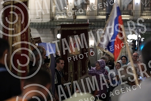 12. The Vidovdan liturgy with the blessing of His Eminence the Bishop of Raska and Prizren in exile G. G. Ksenofont began with a gathering at the monument to Prince Mihailo, where the Akathist was consecrated to the Holy Great Martyr Prince Lazar, an