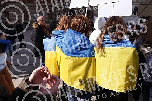 A rally in support of Ukraine and against the dictatorship in Russia and Belarus was held on the Republic Square, organized by an informal group of the Russian, Ukrainian and Belarusian diasporas.Na Trgu Republike odrzan je skup podrske Ukrajini i 