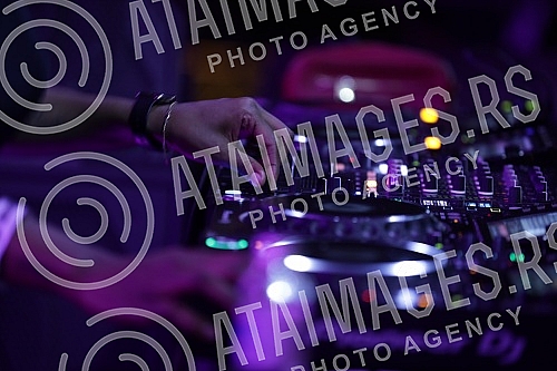 The long-awaited Matinée Fest will host the world's biggest stars of the electronic music scene from August 26 to 28, at the Kalemegdan Fortress, near Pobednik.
Dugo ocekivani festival Matinée Fest od 26. do 28. avgusta ugostice najvece svetske zve The long-awaited Matinée Fest will host the world's biggest stars of the electronic music scene from August 26 to 28, at the Kalemegdan Fortress, near Pobednik.
Dugo ocekivani festival Matinée Fest od 26. do 28. avgusta ugostice najvece svetske zve