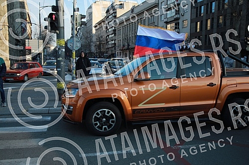 Driving a car called Z to win from the Sava Center to the Church of the Holy Trinity, next to the Church of St. Mark in support of Russia.Voznja automobilima pod nazivom Z za pobedu od Sava centra do hrama Svete Trojice, pored Crkve Svetog Marka u 