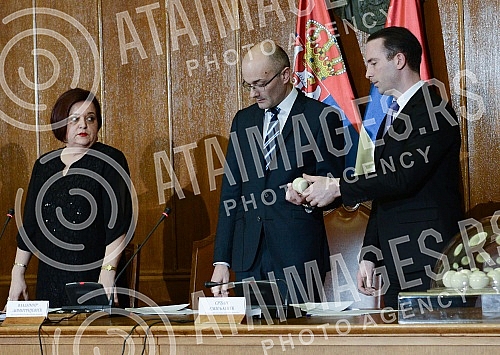 The draw was held which specifies the number of the candidates for election to the President of the Republic of Serbia.Odrzan zreb kojim se utvrdjuje redni broj kandidata na izborima za predsednika Republike Srbije.