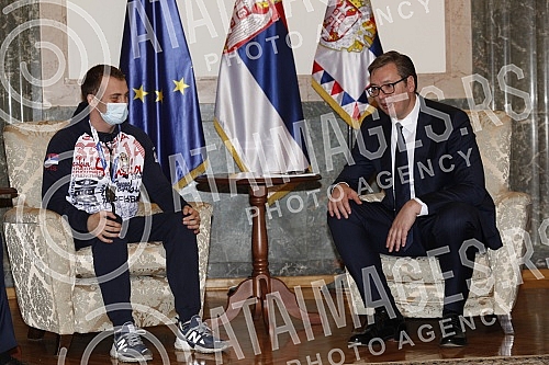 The President of the Republic of Serbia, Aleksandar Vucic, met with the winner of the bronze medal at the World Boxing Championship, Vladimir Mironcikov, and the delegation of the Boxing Association of Serbia. Predsednik Republike Srbije Aleksandar