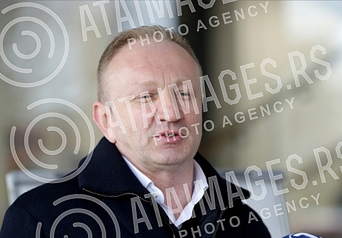 After three hearings of three lawsuits for texts published by Informer, the president of the Party of Freedom and Justice, Dragan Djilas, held a press conference in front of the Palace of Justice.
Posle tri saslusanja po tri tuzbe za tekstove koje j After three hearings of three lawsuits for texts published by Informer, the president of the Party of Freedom and Justice, Dragan Djilas, held a press conference in front of the Palace of Justice.
Posle tri saslusanja po tri tuzbe za tekstove koje j