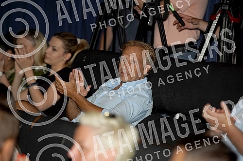 The premiere of the song and the screening of the video 