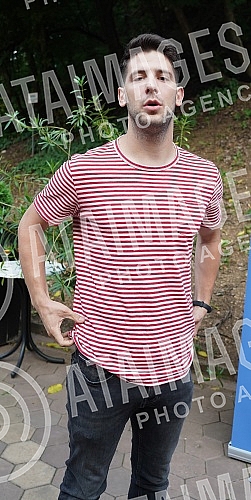 The fourth donor council of the Humanitarian Organization of Serbs for Serbs was organized in the restaurant Topciderac.
Cetvrto donatorsko vece Humanitarne organizacije Srbi za Srbe organizovano je u restoranu Topciderac. The fourth donor council of the Humanitarian Organization of Serbs for Serbs was organized in the restaurant Topciderac.
Cetvrto donatorsko vece Humanitarne organizacije Srbi za Srbe organizovano je u restoranu Topciderac.