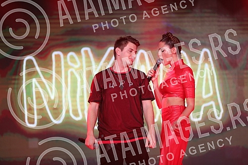 The final of online talent show held in Serbia Discovered by Coke!Finale online talent show-a u Srbiji Discovered by Coke!