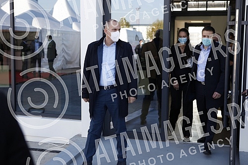 The Minister of Health in the Government of the Republic of Serbia, Dr. Zlatibor Loncar, attended the ceremony on the occasion of the opening of the new special gas filling station and laboratory of the company Messer Tehogas.Ministar zdravlja u Vl