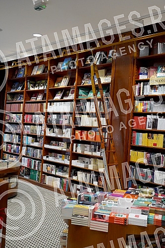 Press conference on the occasion of the opening of the renovated bookstore 