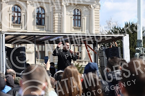 Freelancers protest against the proposal to amend the Law on personal income tax, which was adopted by the Government in front of the National assembly of Serbia.Protest frilensera zbog predloga za izmenu Zakona o porezu na dohodak gradjana koji je