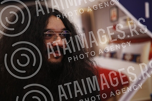 On the occasion of the upcoming concert by violinist Nemanja Radulovic in Kolarac and the release of the first album for Warner Classics, a press conference was held in the Music Gallery of the Kolarac Foundation.Povodom predstojeceg koncerta violi