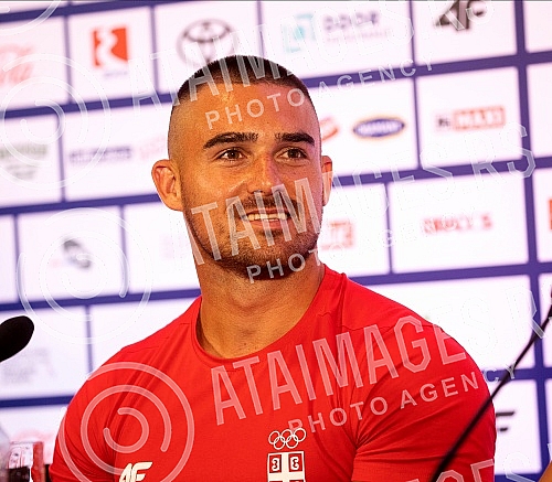 A press conference of the Serbian kayak national team was held at Nikola Tesla Airport before leaving for Tokyo for the Olympic Games.Na aerodromu Nikola Tesla odrzana je konferencija za medije kajakaske reprezentacije Srbije pred polazak u Tokio n
