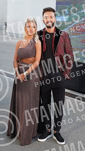 Superfinale of the fifth season of the reality program Zadruga, which is broadcast on Pink TV.Superfinale pete sezone rijaliti programa Zadruga koji se emituje na televiziji Pink.