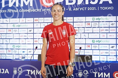 A press conference was held at Nikola Tesla Airport before the departure of karate player Jovana Prekovic and her coach Roksanda Atanasov to the Olympic Games in Tokyo.Na aerodromu Nikola Tesla odrzana je konferencija za medije pred polazak karatis