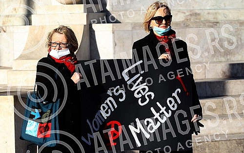 On the occasion of the International Day against Femicide, the Autonomous Women's Center and Women in Black from Belgrade, with the support of the women's association Anima from Djulica (BiH), organized a street action, in black and silent, on Republ On the occasion of the International Day against Femicide, the Autonomous Women's Center and Women in Black from Belgrade, with the support of the women's association Anima from Djulica (BiH), organized a street action, in black and silent, on Republ