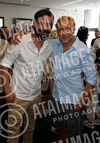 The premiere of the song and the screening of the video 