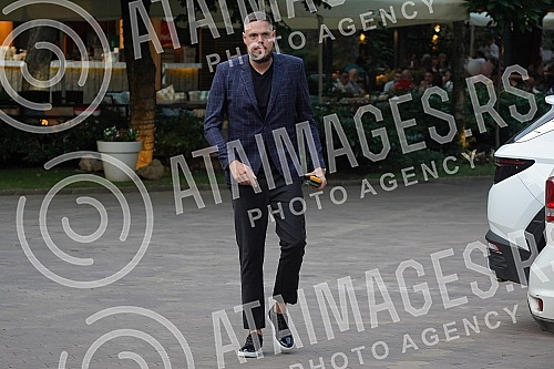 The fourth donor council of the Humanitarian Organization of Serbs for Serbs was organized in the restaurant Topciderac.
Cetvrto donatorsko vece Humanitarne organizacije Srbi za Srbe organizovano je u restoranu Topciderac. The fourth donor council of the Humanitarian Organization of Serbs for Serbs was organized in the restaurant Topciderac.
Cetvrto donatorsko vece Humanitarne organizacije Srbi za Srbe organizovano je u restoranu Topciderac.