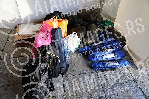 The freelancers gathered tonight on the plateau in front of the National Assembly, where they set up tents and plan to camp for the next three days, until their demands are taken into account.
Frilenseri su se veceras okupili na platou ispred Narodn The freelancers gathered tonight on the plateau in front of the National Assembly, where they set up tents and plan to camp for the next three days, until their demands are taken into account.
Frilenseri su se veceras okupili na platou ispred Narodn