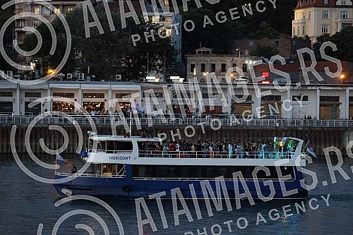 View of Belgrade and the coast by the river SavaPogled na Beograd i obalu sa reke Save