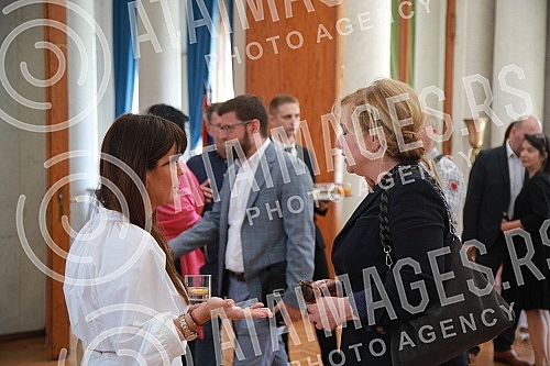 The ceremonial presentation of the Order of Arts and Literature in the rank of knight was held for the actor Predrag Miki Manojlovic at the residence of the French Embassy.Svecano urucenje Ordena umetnosti i knjizevnosti u rangu viteza upriliceno j