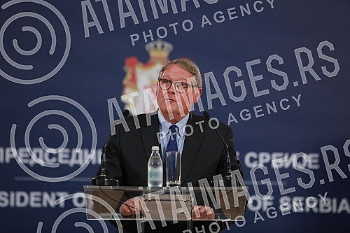 The President of Serbia, Aleksandar Vucic, met with the representatives of UGT Renewables LLC.
Predsednik Srbije Aleksandar Vucic sastao se sa predstavnicima kompanije UGT Renewables LLC. The President of Serbia, Aleksandar Vucic, met with the representatives of UGT Renewables LLC.
Predsednik Srbije Aleksandar Vucic sastao se sa predstavnicima kompanije UGT Renewables LLC.