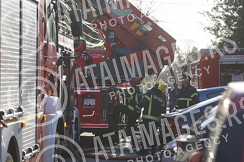 A fire broke out in the residence of the Croatian Embassy, located at 17b Sanje Zivanovic Street in Senjak. U rezidenciji Hrvatske ambasade koja se nalazi u Ulici Sanje Zivanovic 17b na Senjaku  izbio je pozar.