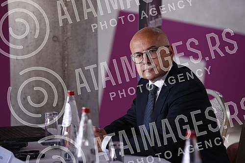 The European Union as a strategic choice conference was held at the Zira Hotel - the experiences of Serbia and Romania.U hotelu Zira odrzana je konferencija Evropska unija kao strateski izbor - iskustva Srbije i Rumunije