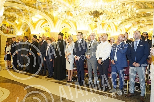In the Crypt of the Church of St. Sava, the Dajana Paunovic Foundation awarded the Golden Order of St. Mother Anastasia to mothers with three or more children, who come from Central Serbia and Kosovo and Metohija.
U Kripti Hrama Svetog Save majkama In the Crypt of the Church of St. Sava, the Dajana Paunovic Foundation awarded the Golden Order of St. Mother Anastasia to mothers with three or more children, who come from Central Serbia and Kosovo and Metohija.
U Kripti Hrama Svetog Save majkama