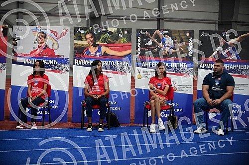 On the occasion of the historic success of our national team this year and the winning of 16 medals at international competitions, the Serbian Athletics Federation held a press conference in the Athletic Hall in Banjica.
Povodom istorijskog uspeha n On the occasion of the historic success of our national team this year and the winning of 16 medals at international competitions, the Serbian Athletics Federation held a press conference in the Athletic Hall in Banjica.
Povodom istorijskog uspeha n