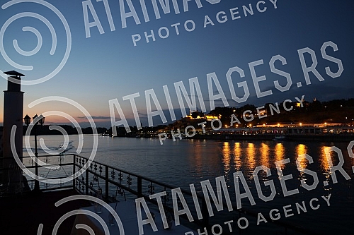View of Belgrade and the coast by the river SavaPogled na Beograd i obalu sa reke Save