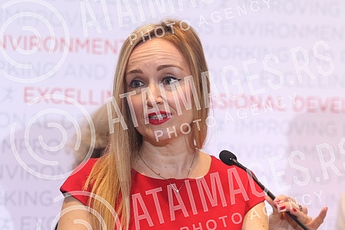 The American Chamber of Commerce in Serbia (AmCham) is organizing a panel discussion on the occasion of joining the Empower HER Initiative, whose goal is the economic empowerment of women within the business community.Americka privredna komora u Sr