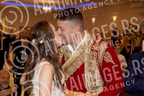 Wedding festivities on the occasion of the wedding of Vuk Djuricic and Mile were held at the Wedding Center Vanilla in Stara Pazova.Svadbeno veselje povodom vencanja Vuka Djuricica i Mile upriliceno je u Wedding centru Vanilla u Staroj Pazovi.