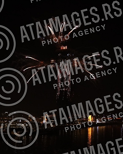 In the spirit of the festive mood, fireworks accompanied by a laser projection were fired from the tallest building in the region, the Belgrade Tower, at midnight between January 13th and 14th.U duhu praznicnog raspolozenja sa najvise zgrade u regi