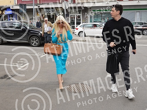 Singer Jelena Karleusa has arrived at the First Basic Public Prosecutor's Office in Belgrade, where she is to be questioned as a citizen on the occasion of her report on Christmas Day, January 7, that her footballer husband Dusko Tosic was violent to Singer Jelena Karleusa has arrived at the First Basic Public Prosecutor's Office in Belgrade, where she is to be questioned as a citizen on the occasion of her report on Christmas Day, January 7, that her footballer husband Dusko Tosic was violent to