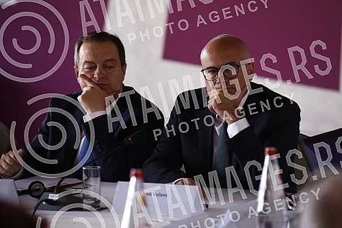 The European Union as a strategic choice conference was held at the Zira Hotel - the experiences of Serbia and Romania.U hotelu Zira odrzana je konferencija Evropska unija kao strateski izbor - iskustva Srbije i Rumunije