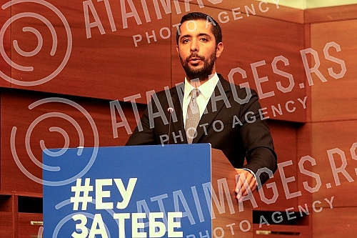 The ceremony of handing over the agreement on the EU donation of 10.2 million euros for 19 local self-government units for social housing and active inclusion projects was held in the Club of Deputies.Ceremonija urucivanja sporazuma o donaciji EU o