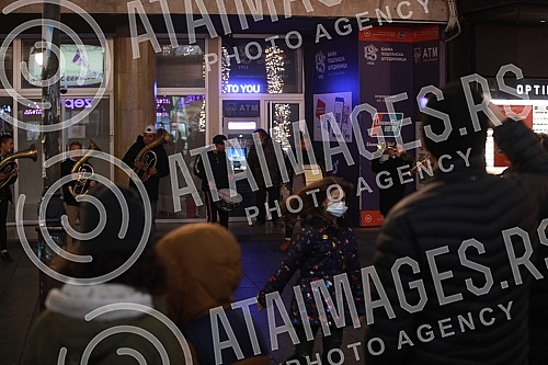 The last day of the turbulent 2020 in the center of Belgrade, more precisely in Knez Mihailova street and Oblicev venac. Poslednji dan turbulentne 2020. godine u centru Beograda, tacnije u Knez Mihailovoj ulici i na Oblicevom vencu