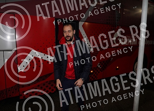 Delije, Red Star FC fans, organized a reception for the football players who achieved a historic success with a draw against Braga (1: 1) on Thursday night - a direct placement in the eighth finals of the Europa League, which is the biggest result of Delije, Red Star FC fans, organized a reception for the football players who achieved a historic success with a draw against Braga (1: 1) on Thursday night - a direct placement in the eighth finals of the Europa League, which is the biggest result of