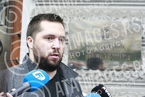 The Association of online workers has submitted its requests for suspension of retroactive tax collection to freelancers of the Ministry of finance.Udruzenje radnika na internetu predalo je svoje zahteve za obustavu retroaktivne naplate poreza fril