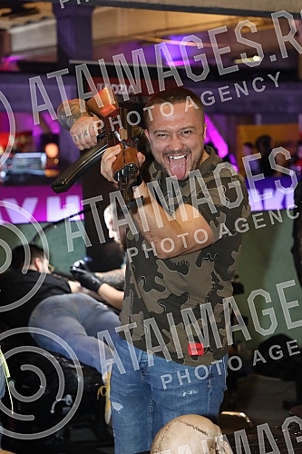 The biggest sneaker festival in the Balkans â Sneakerville in the Port of Belgrade, brought together all the most famous and popular foreign and domestic sports brands, who presented the latest collections at their stands and organized numerous act