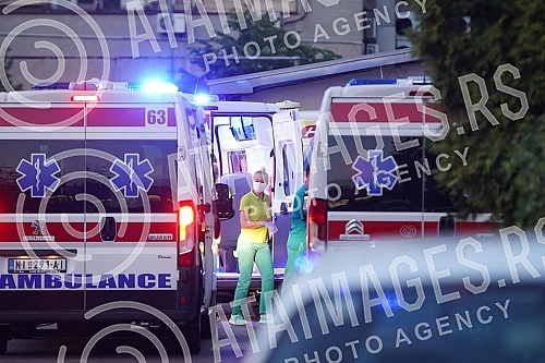 Children who were injured in a traffic accident in Bulgaria, when the bus overturned, arrived at the University Children's Clinic in Tirsova, where their treatment will continue.Deca koja su povredjena u saobracajnoj nesreci u Bugarskoj, kada se pr