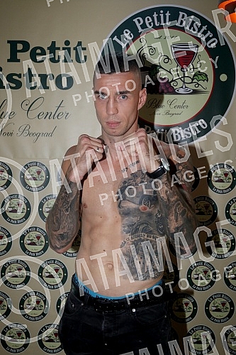 The official measurement of the boxer before the match for the defense of the WBC tutile Mediterranean was held in the restaurant Le Petit Bistro Blue CenterZvanicno merenje boksera pred mec za odbradu WBC tutile Maditerana odrzano je u restoranu L