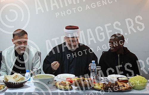 Mufti of Belgrade and military Mustafa Jusufspahich organized an iftar - an evening meal during the month of Ramadan, which ends the daily fast, for football players of the Islamic faith who play in the Serbian Super League.
Muftija beogradski i voj Mufti of Belgrade and military Mustafa Jusufspahich organized an iftar - an evening meal during the month of Ramadan, which ends the daily fast, for football players of the Islamic faith who play in the Serbian Super League.
Muftija beogradski i voj