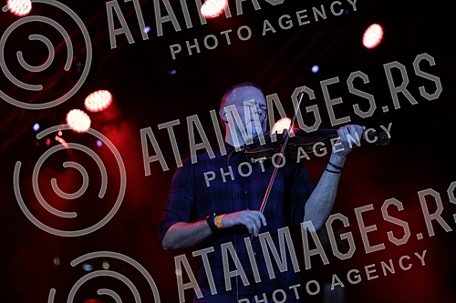 Massimo Savic performed for the first time on the cult scene of Tasmajdan.Massimo Savic je prvi put nastupio na kultnoj sceni Tasmajdana.