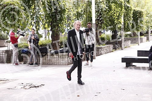 The commemoration of Branko Cvejic, in agreement with the family, was held in the Yugoslav Drama Theatre.Komemoracija Branku Cvejicu, u dogovoru sa porodicom, odrzana je u u Jugoslovenskom dramskom pozoristu.